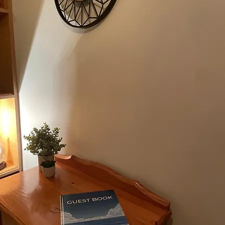 Dollys Lakeview Getaway * Dungloe